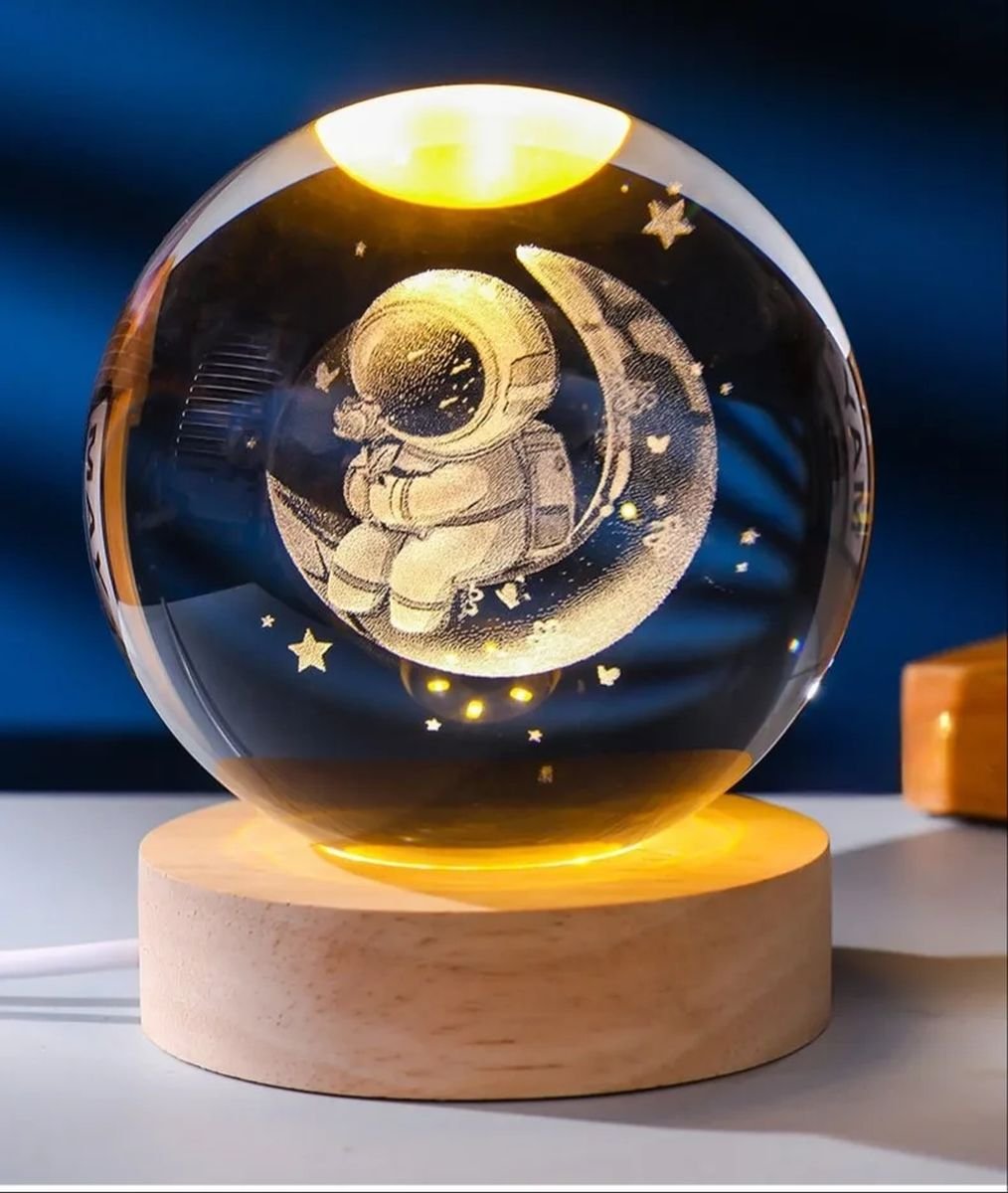 New 3D LED Crystal Ball - Astronaut image